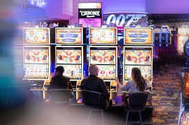 Bàn baccarat và roulette tại casino trực tuyến ta28 trên điện thoại di động
